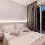 Hills 8 *