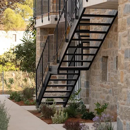 Hills 8 * Gialova