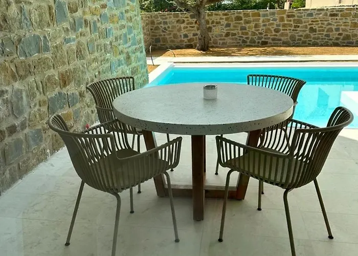 Hills 8 Daire Gialova